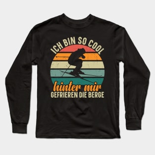 Skifahrer Skihelm Berge Wintersport Skiurlaub Skifahren Long Sleeve T-Shirt